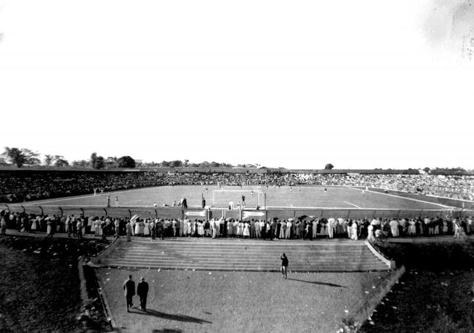 Há 69 anos atrás era inaugurado o estádio da Fonte Luminosa em Araraquara!Araraquara News!