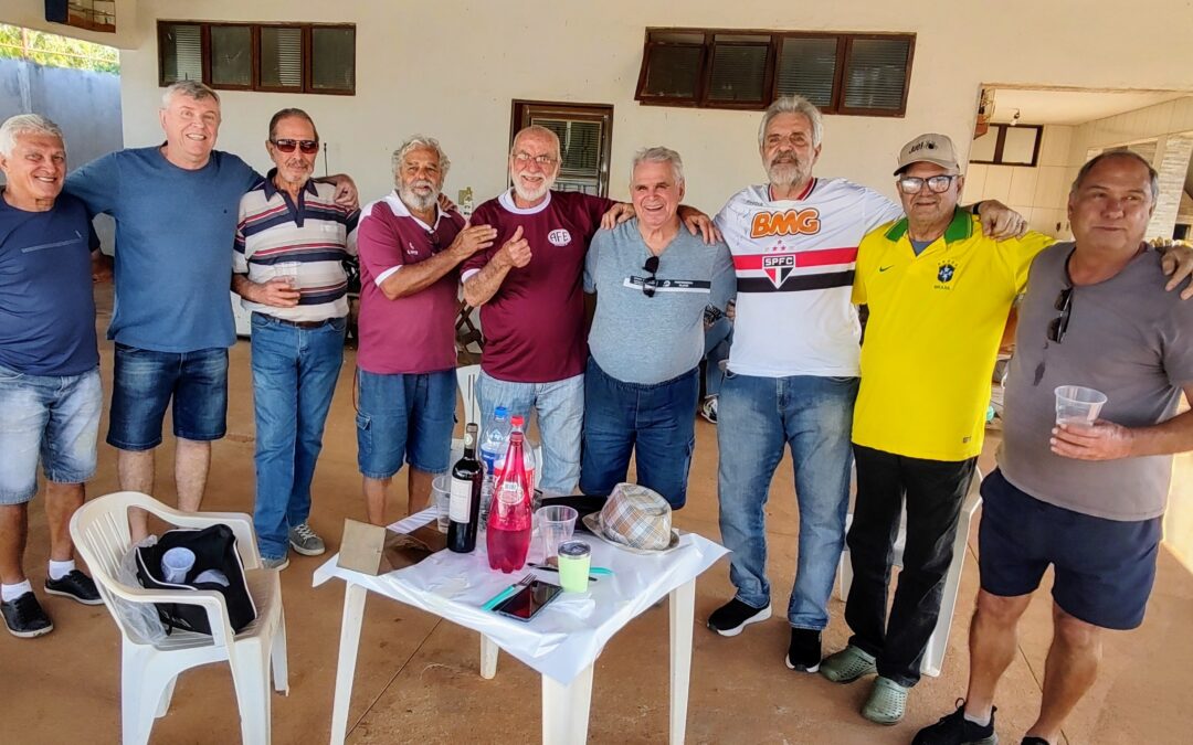 Sylvio Gilberto Zabisky grande zagueiro do futebol amador de Araraquara nos anos 60/70 foi homenageado por amigos pelos seus 79 anos de vida! Veja como foi….